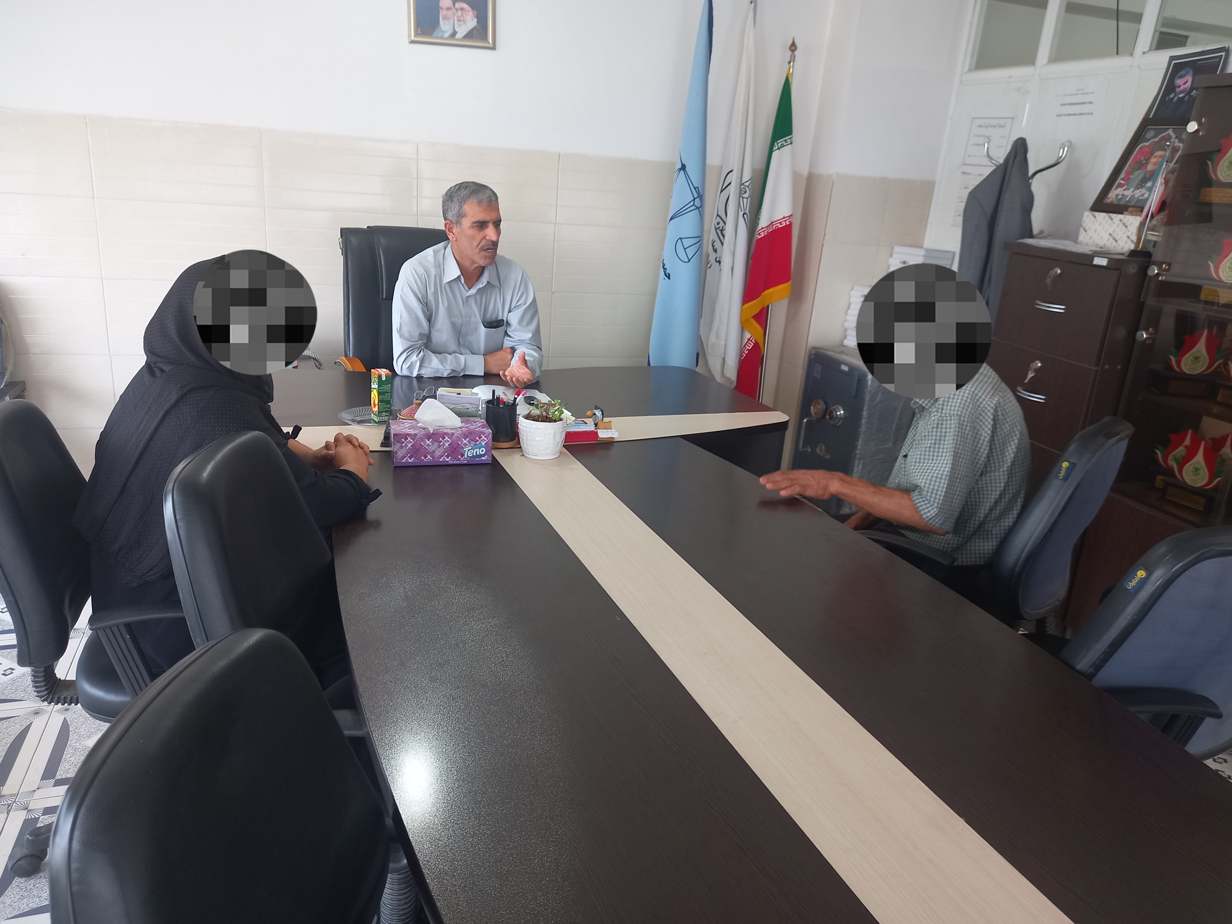 برگزاری جلسه صلح و سازش با حضور اولیاءدم و خانواده محکوم علیه 