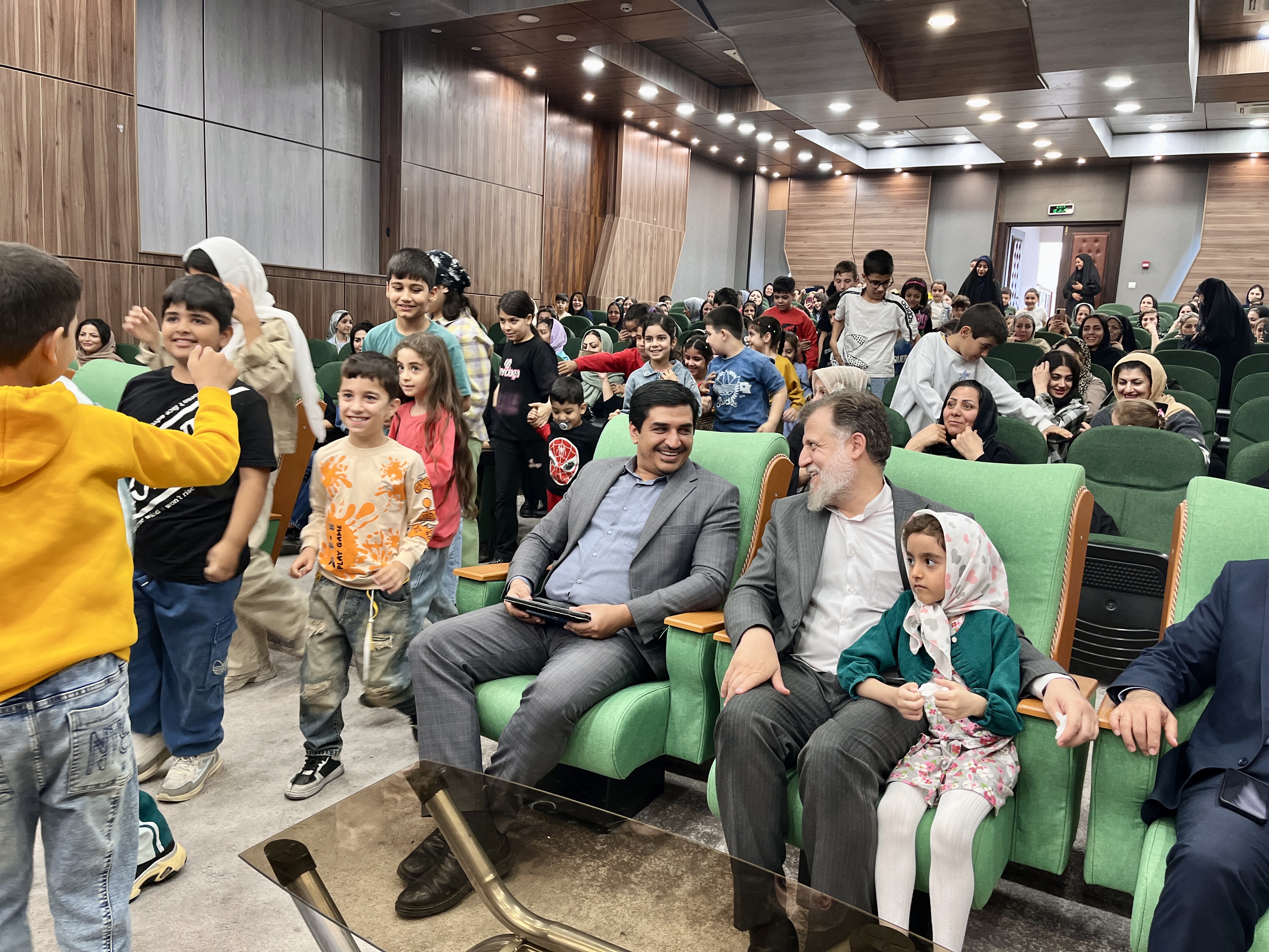 جشن روز جهانی کودک و آغاز سال تحصیلی جدید با حضور دادستان محترم شهرستان ملارد برگزار شد
